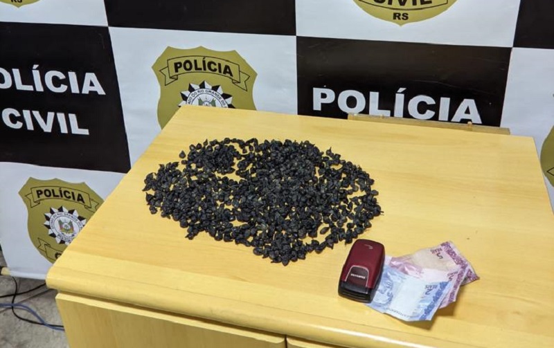 Drogas apreendidas com o homem - Foto: Polícia Civil/Divulgação