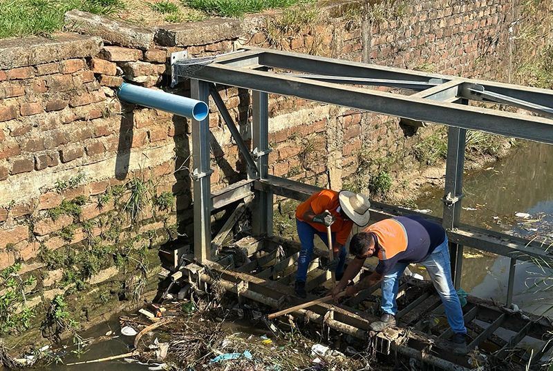 Ecobarreira no Arroio Passinhos