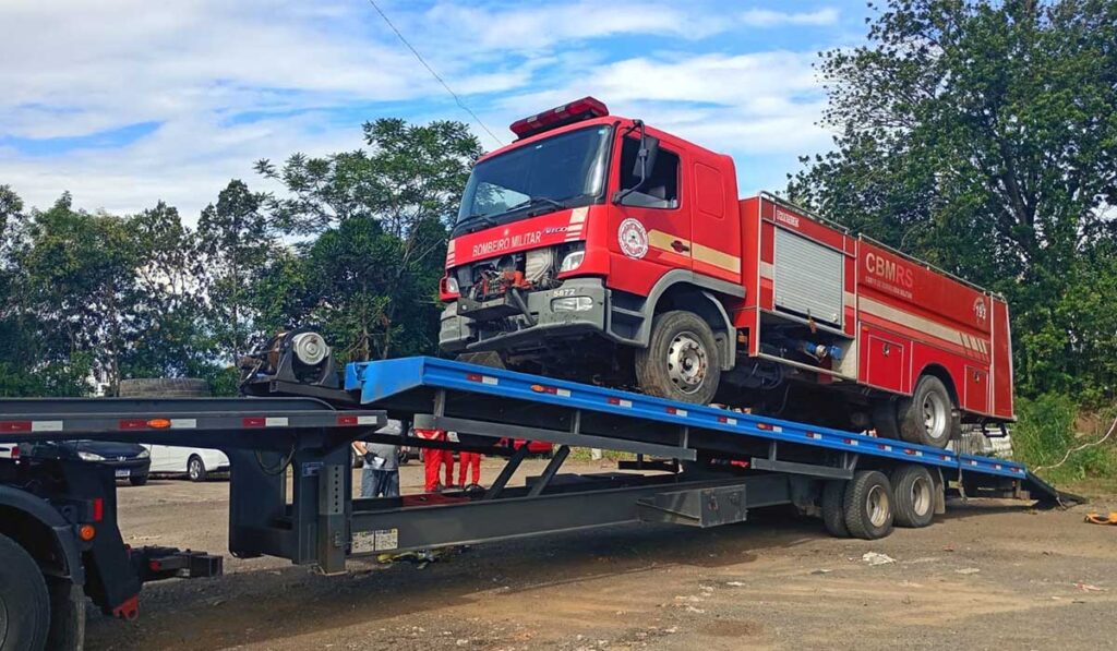 Caminhão Bombeiros